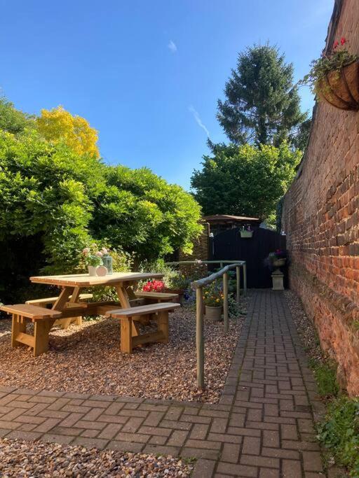 Beautiful 500 Year Old Listed Kentish Cottage Wingham Esterno foto